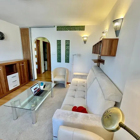 Sushi Metro Wifi 500 Mbs, 70'tv Netflix Appletv+ Apartment Warsaw