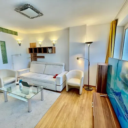 Apartment Sushi Metro Wifi 500 Mbs, 70'tv Netflix Appletv+ Warsaw