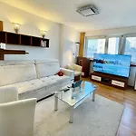 Apartment Sushi Metro Wifi 500 Mbs, 70'tv Netflix Appletv+ *
